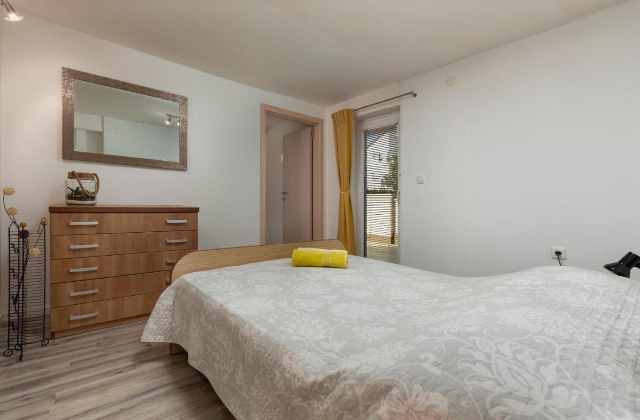 Comfort Apartments With Pool In Medulin (Adults Only) Exterior foto